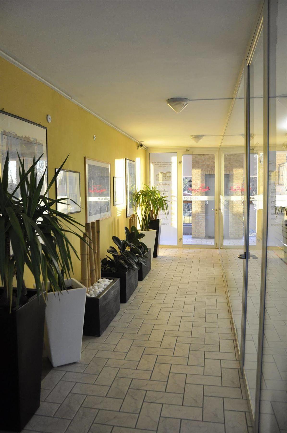 Residence San Prospero Garbagnate Milanese Exteriér fotografie